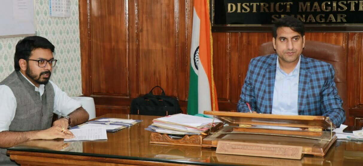 DC Srinagar reviews status of Mutations of Defense Land in the district 26