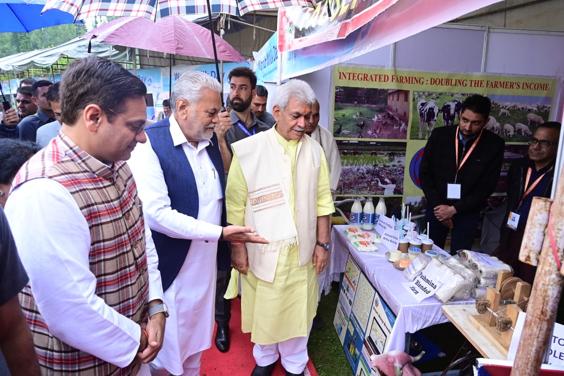 Lt Governor Shri Manoj Sinha and Sh Parshottam Rupala Union Minister during World Milk Day Celebration and Summer Meet for Animal Husbandry and Dairy Sector 16