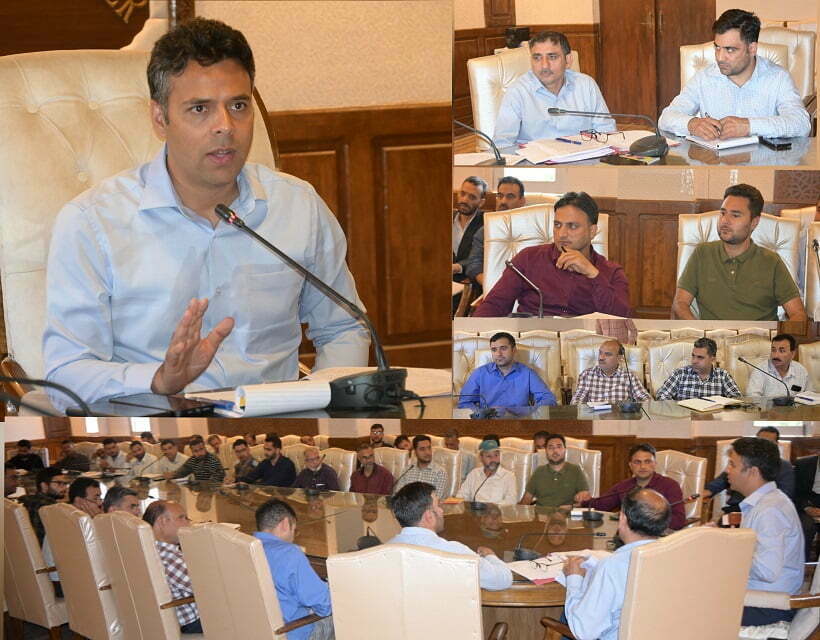 DC Kulgam reviews preparations for Digital JK Week 2023