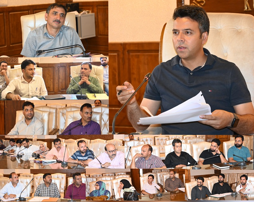 DC Kulgam reviews preparations for smooth conduct of Ayushman Bhava campaign