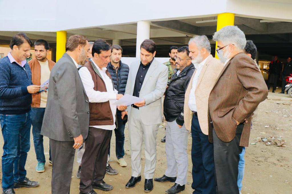 DC Srinagar inspects progress of works of SDH Hazratbal Additional Block of JLNM Hospital Multi Level Car Parking Hazratbal 3