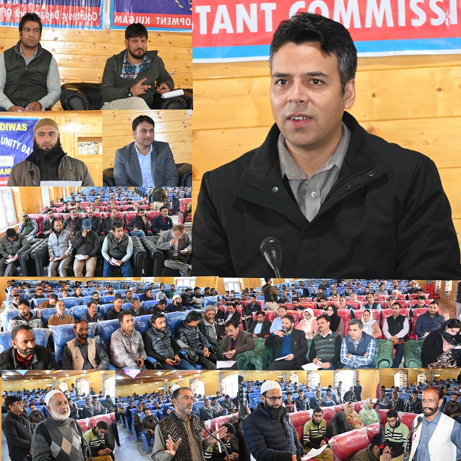 DC listens to issues of people for early redressal at Kulgam