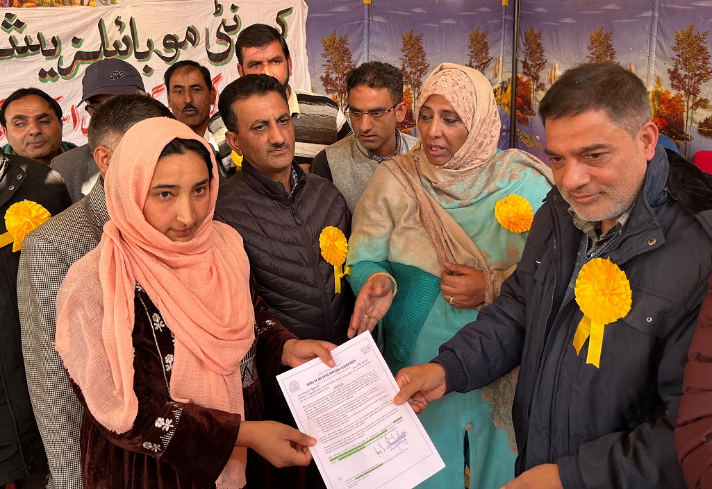 Budgam DDC Chairman Distributes Appointment Orders to AAYA Recruits in Khag