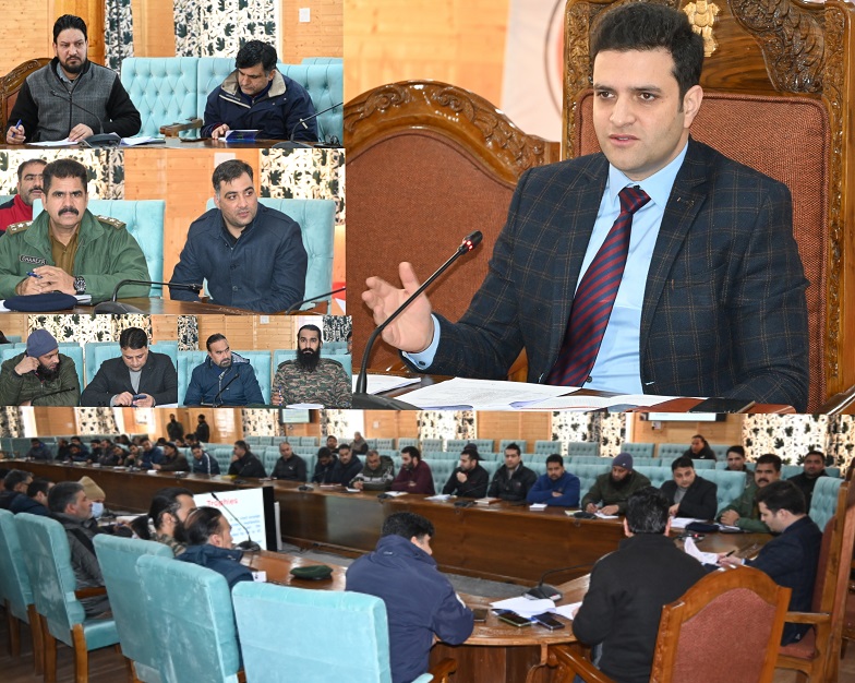 DC Kulgam finalises celebration arrangements for Republic day