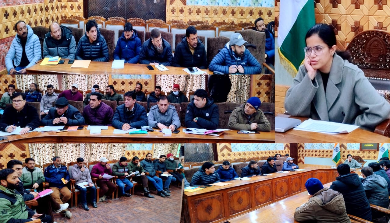 DC Kupwara reviews power supply scenario Directs engineers to supply power strictly according to schedule