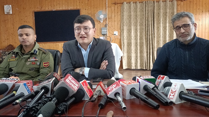 Lok Sabha Election 2024 DEO Baramulla holds a press conference